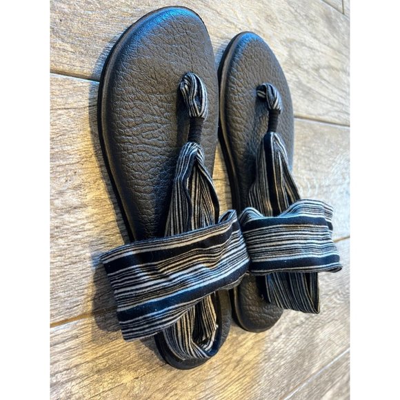 Sanuk Yoga Sling 2 size‎ 9 Slip on Sandals Shoes Black White Flip Flop Thongs - Picture 1 of 6